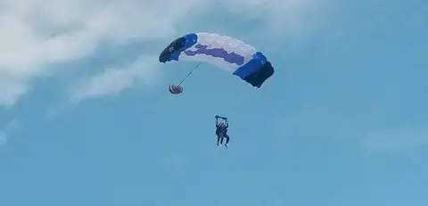 Парашют