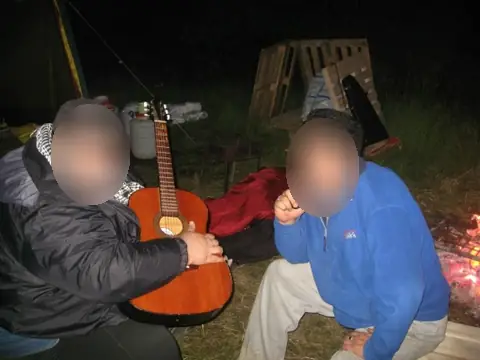 Акустическая гитара