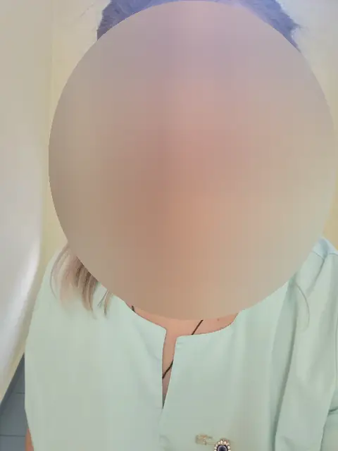 Врачи