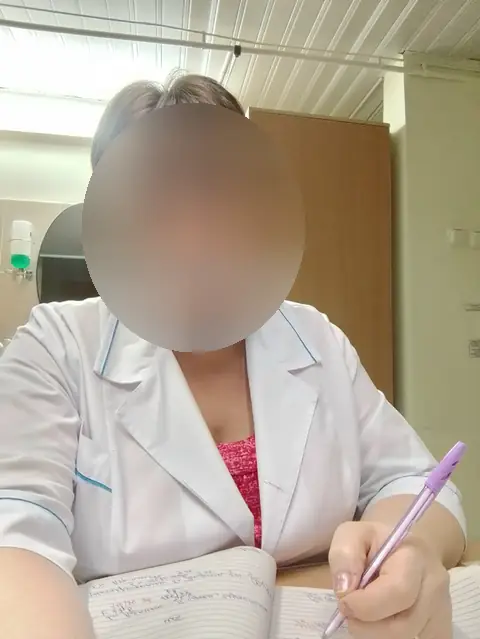 Врачи